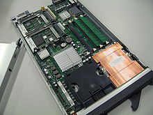 https://upload.wikimedia.org/wikipedia/commons/thumb/2/20/IBM_HS20_blade_server.jpg/220px-IBM_HS20_blade_server.jpg